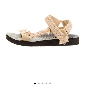 Arizona love raffia sandals new w tags